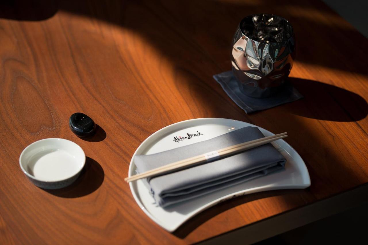 ดับเบิลยู ดูไบ - เดอะ ปาล์ม Hotel ภายนอก รูปภาพ A sushi set